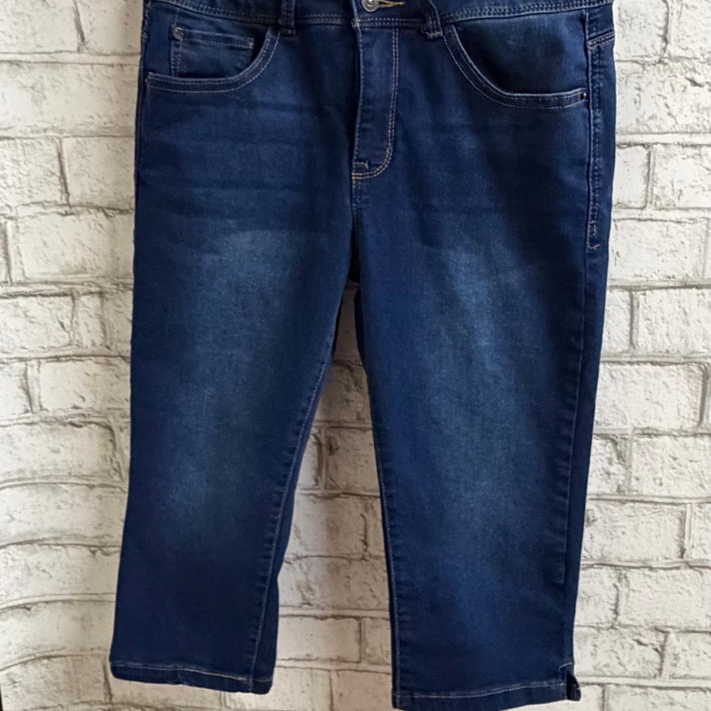 Women’s Size 6 Jean Capris in Deep Indigo Blue Curve Appeal Denim Capris
